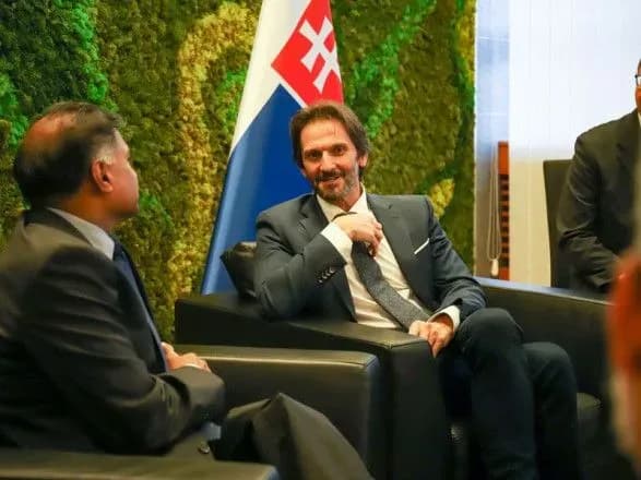 ministr-oboroni-slovachchini-mi-ne-nadsilatimemo-novi-partiyi-z-nashikh-skladiv-boyepripasiv-v-ukrayinu