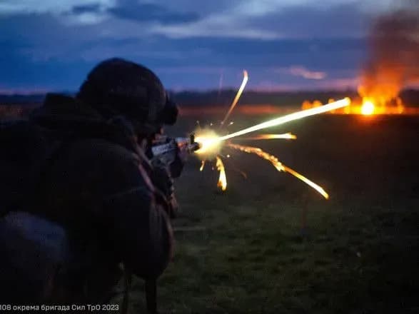 genshtab-na-avdiyivskomu-napryamku-vidbito-ponad-10-atak-voroga-na-maryinskomu-sche-12