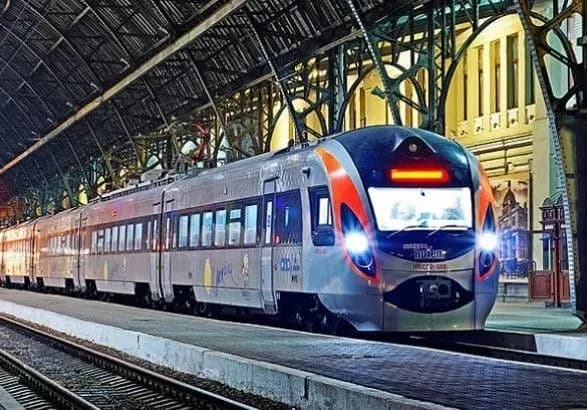 den-zaliznichnika-ukrayini-scho-sche-mozhna-vidznachiti-4-listopada