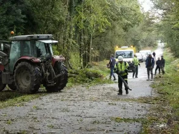 shtorm-kiaran-okhopiv-zakhidnu-yevropu-cherez-poveni-strazhdaye-italiya-ye-zhertvi