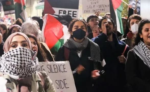 u-londoni-popri-zaboronu-vidbulas-propalestinska-aktsiya-ye-zatrimani