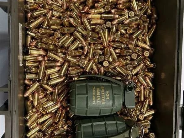 daruyu-boyovi-granati-ta-plyashku-viski-do-zagibeli-pomichnika-zaluzhnogo-prizviv-nevdaliy-podarunok-polkovnika-timchenka