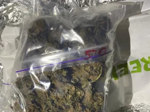 u-kiyevi-vodiy-marshrutki-prodavav-narkotiki-na-zupintsi-yomu-povidomili-pro-pidozru