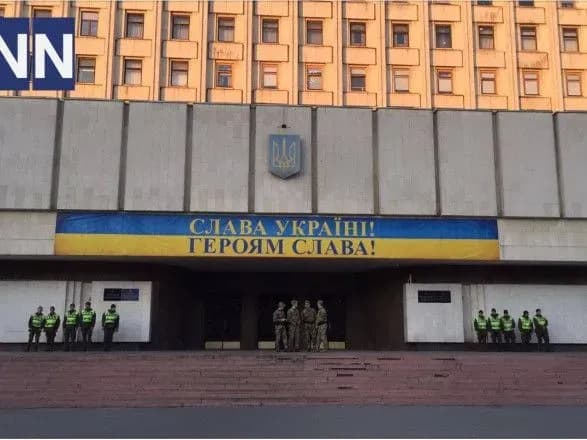 chi-pripinyatsya-povnovazhennya-zelenskogo-bez-viboriv-navesni-2024-go-u-tsvk-dali-rozyasnennya