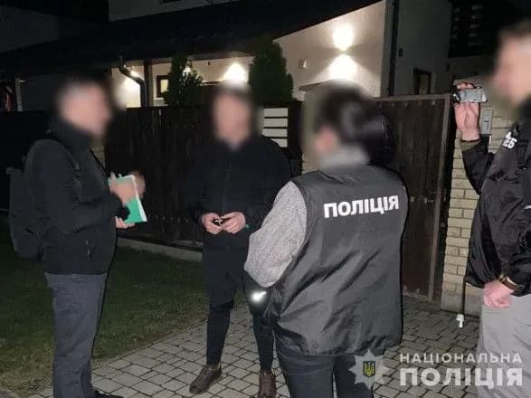 silskomu-golovi-na-kiyivschini-povidomili-pro-pidozru-zakupiv-odyag-dlya-dobrovoltsiv-zi-zbitkami-na-2-5-mln-grn