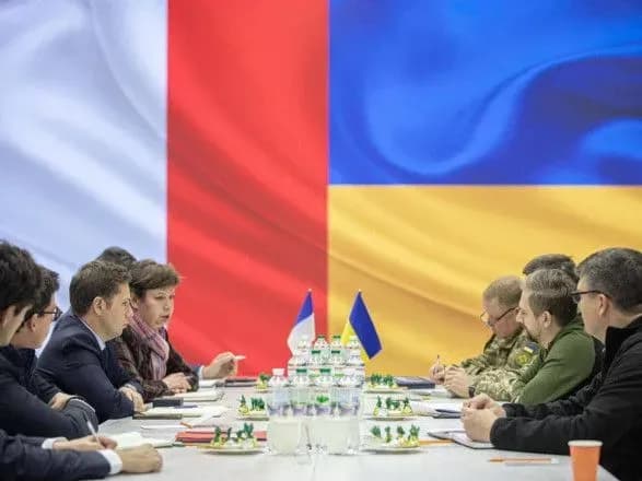 minoboroni-zaklikalo-frantsiyu-nadati-dodatkovi-boyepripasi-dlya-sistem-ppo-naperedodni-zimi