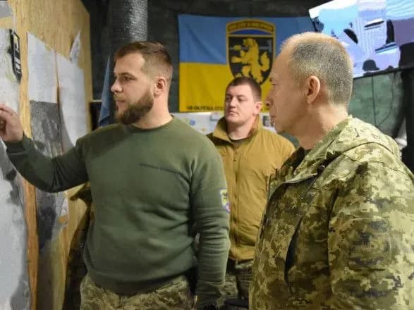 namagayutsya-vidbiti-vtracheni-pozitsiyi-sirskiy-zayaviv-scho-rosyyani-aktivyzuvalis-na-bakhmutskomu-napryamku