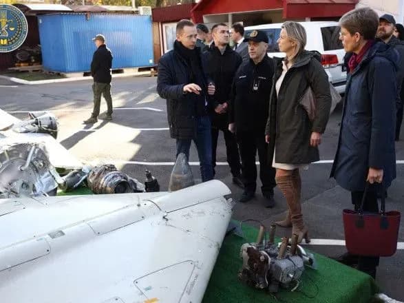 irlandski-dviguni-dlya-motokis-u-kndise-pokazali-z-chogo-zrobleni-shakhedi-svizhoyi-zborki