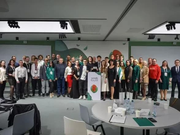 nasinnya-dlya-maybutnogo-pidsumki-osvitnoyi-programi-vid-huawei-v-ukrayini