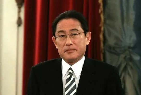 v-yaponiyi-rekordno-vpala-pidtrimka-premyera-kisidi-opituvannya