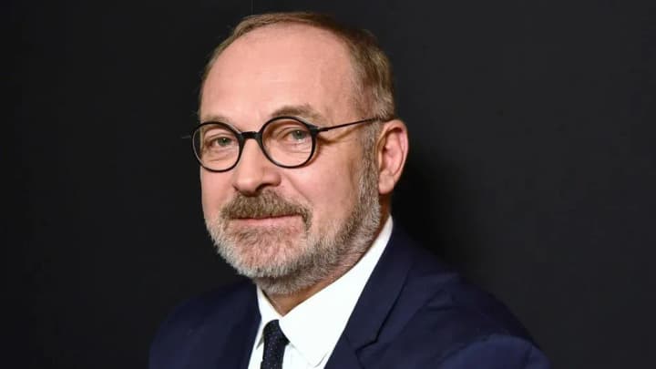 u-frantsii-senatora-zapidozryly-u-nakachuvanni-deputatky-narkotykamy