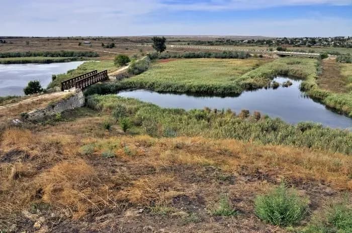 na-khersonshchyni-vnaslidok-rosiiskoho-obstrilu-poraneno-78-richnu-pensionerku