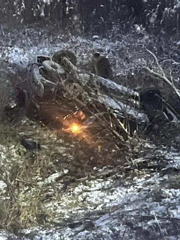 a-43-year-old-driver-slides-into-a-ditch-on-the-kyiv-vyshhorod-highway-two-are-hospitalized