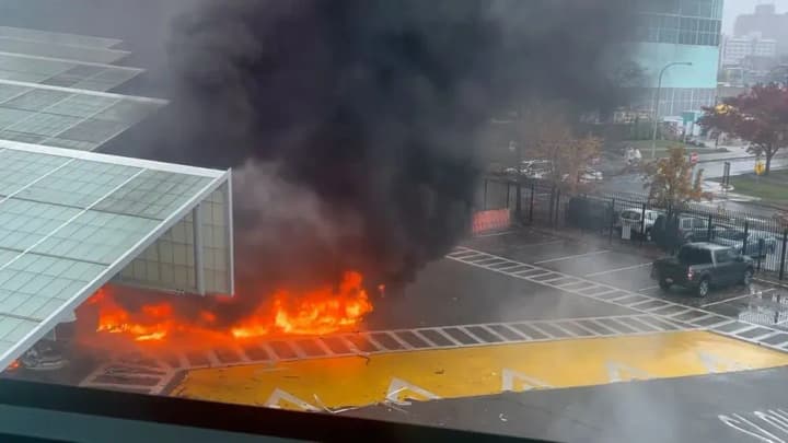 aeroport-buffalo-niagara-ostanovil-mezhdunarodnie-reisi-posle-vzriva-avto-na-mostu-mezhdu-ssha-i-kanadoi