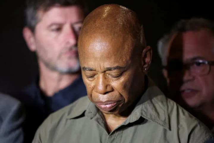 mera-niu-iorka-zvynuvatyly-u-seksualnomu-nasylstvi