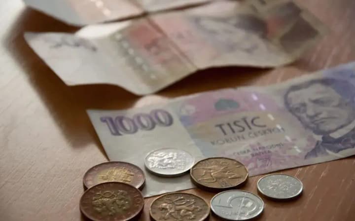 media-czech-government-continues-to-argue-over-the-countrys-transition-to-the-euro-zone