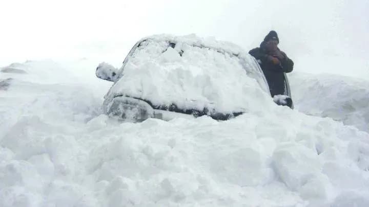 weather-warning-in-ukraine-stay-home-due-to-expected-snowstorms-and-icy-roads