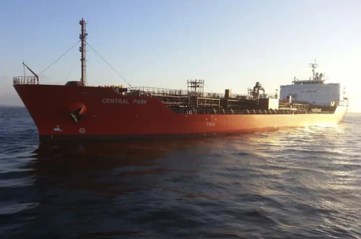 yemeni-pirates-seize-tanker-linked-to-israel