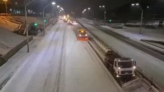 kyiv-has-deployed-more-than-300-units-of-snow-removal-equipment-and-hundreds-of-workers-to-combat-snowfall