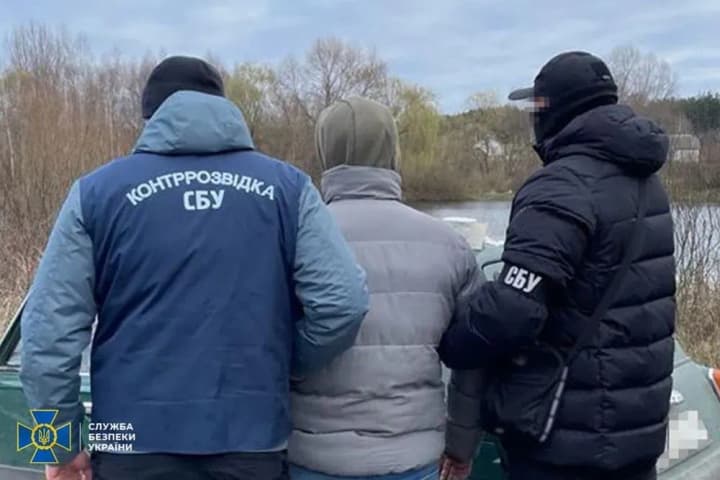 deconsecrated-fsb-agent-detained-for-spying-on-the-armed-forces-of-ukraine-in-northern-ukraine