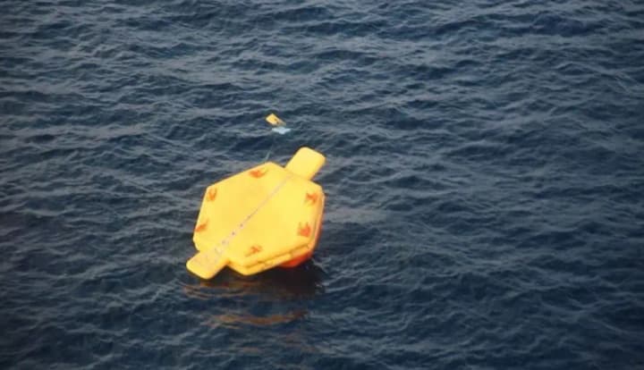 bilia-berehiv-yaponii-rozbyvsia-viiskovyi-litak-ssha-shchonaimenshe-odna-liudyna-zahynula