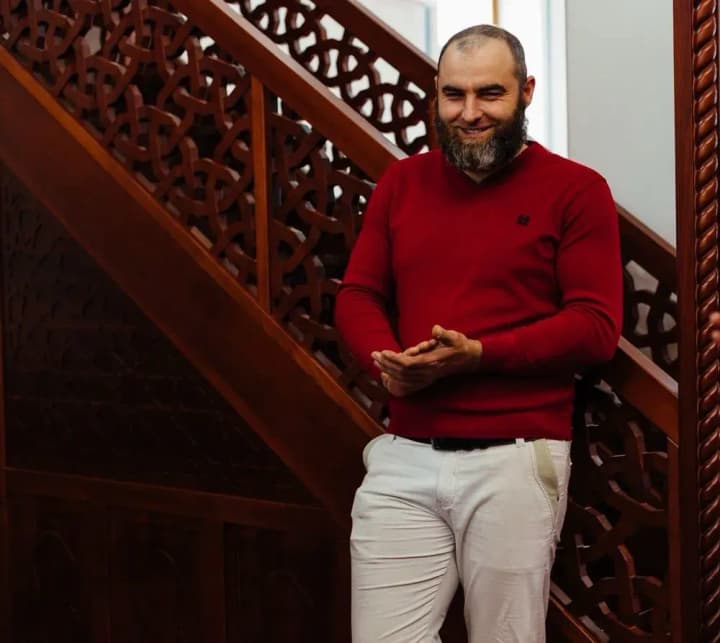 the-head-of-the-alushta-muslim-community-abdul-gafarov-was-searched-and-detained-by-human-rights-activists