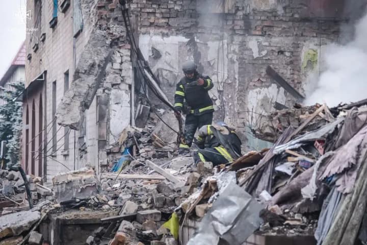 russian-missile-strike-in-donetsk-region-bodies-of-two-more-dead-found