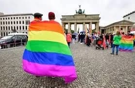 nimechchyna-hotova-nadaty-prytulok-lhbtk-rosiianam-yaki-stykaiutsia-z-politychnymy-peresliduvanniamy