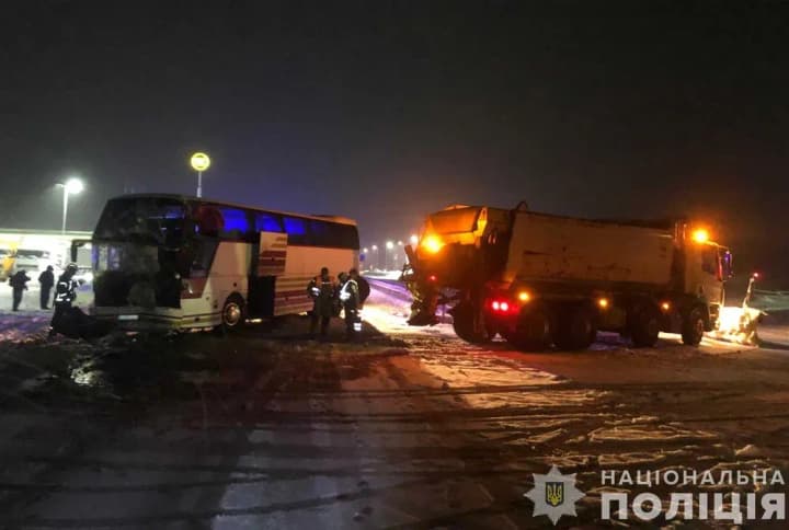 a-bus-on-an-international-flight-collided-with-a-truck-injuring-the-driver-and-a-passenger