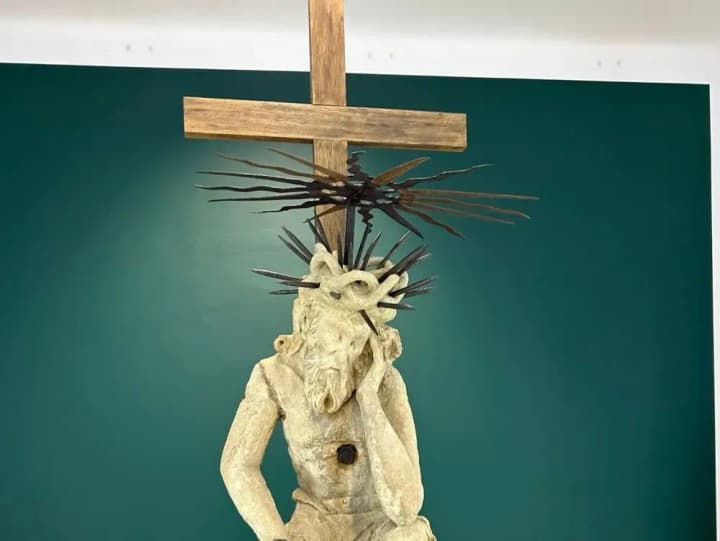 z-polshchi-do-lvova-povernuly-vidrestavrovanu-skulpturu-skorbotnoho-khrysta