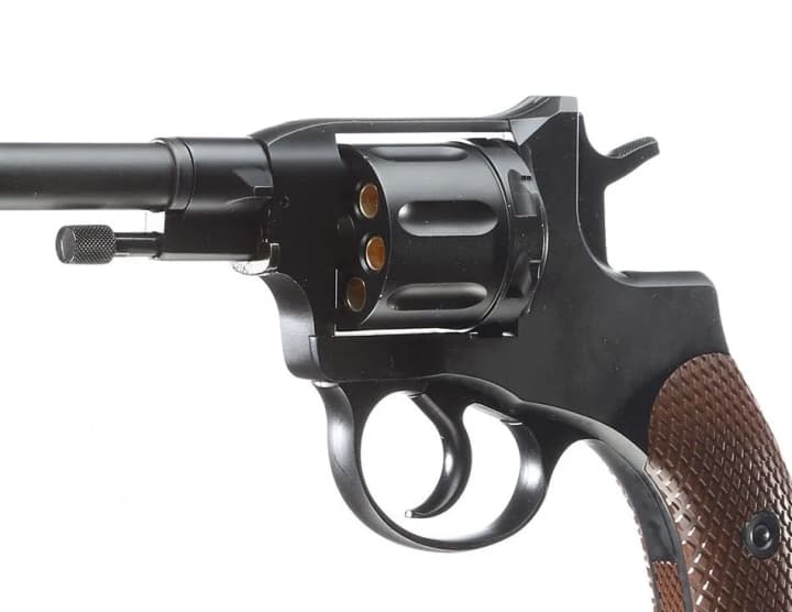 a-man-left-a-combat-revolver-behind-a-battery-in-the-restroom-of-a-ternopil-hospital