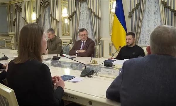 zelenskii-obsudil-s-ministrom-inostrannikh-del-niderlandov-podgotovku-pilotov-na-f-16