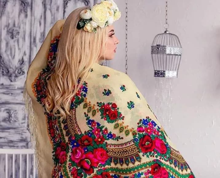 vsesvitnii-den-ukrainskoi-khustky-ta-mizhnarodnyi-den-tsyvilnoi-aviatsii-shcho-vidznachaiutsia-7-hrudnia