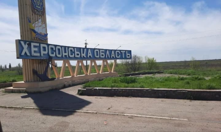 okkupanti-vipustili-po-khersonshchine-387-snaryadov-tselilis-v-zhilie-kvartali-i-nasosnuyu-stantsiyu