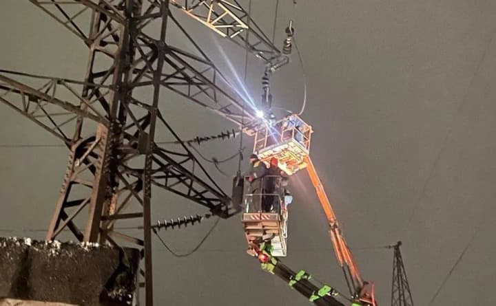 iz-za-nochnoi-ataki-rf-na-kiev-bez-sveta-120-potrebitelei-minenergo