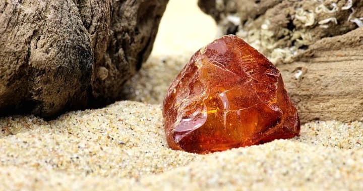 more-than-100-kg-of-amber-stones-seized-during-exposure-of-a-group-of-illegal-amber-miners-in-rinvenshchyna