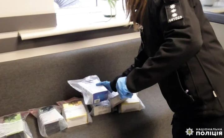 man-detained-in-rivne-region-who-stole-7-kg-of-honey-from-volunteer-center