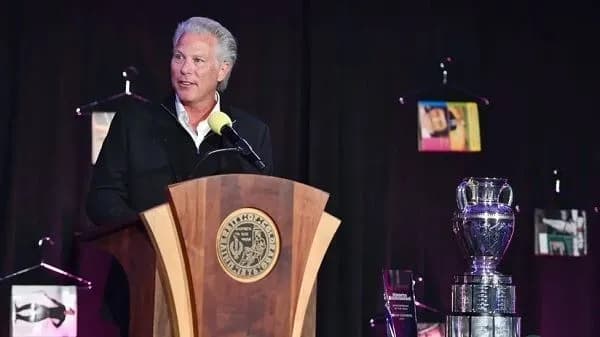 glavu-sports-illustrated-uvolili-cherez-neskolko-nedel-posle-skandala-s-ii