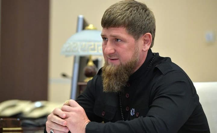 kadyrov-poshkoduvav-shcho-yoho-syn-ne-vbyv-u-sizo-19-richnoho-khloptsia-yakyi-spalyv-koran