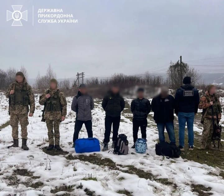ukrainian-border-guards-detain-four-fugitives-on-the-border-with-slovakia