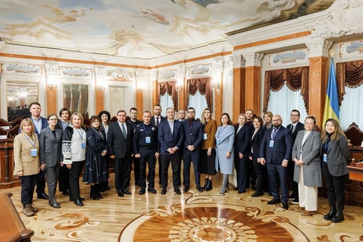 prohrama-vidnovnoho-pravosuddia-v-ukraini-dopomohla-307-ditiam-unyknuty-kryminalnykh-zvynuvachen-ofis-henprokurora