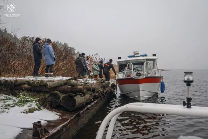 operation-wet-noses-the-story-of-rescuing-animals-isolated-on-vyshniaky-island