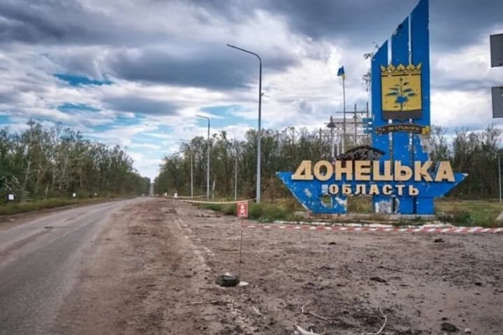 russians-shelled-4-settlements-in-donetsk-region-overnight-one-wounded-a-railroad-track-damaged
