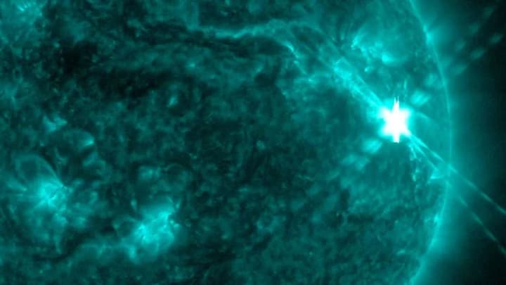 the-sun-is-entering-an-active-phase-todays-solar-flare-was-the-most-powerful-in-the-last-6-years
