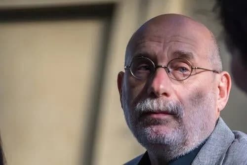 in-russia-writer-akunin-was-added-to-the-list-of-terrorists-and-extremists