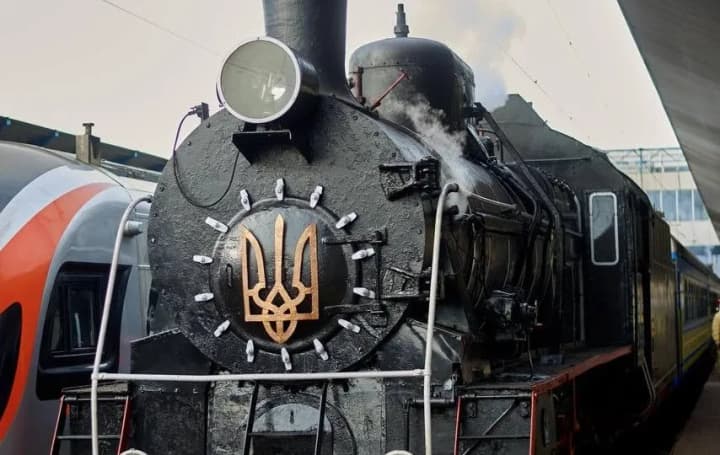 ukrzaliznytsia-pryznachyla-sviatkovyi-rizdvianyi-ekspres-u-kyievi-ta-lvovi