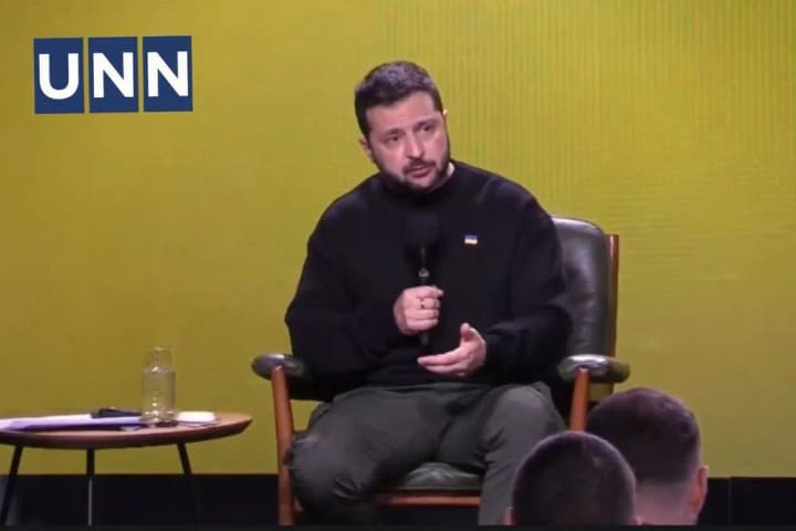 zelenskii-nadeetsya-chto-novoe-pravitelstvo-polshi-snimet-blokadu-i-nazval-yee-iskusstvennoi