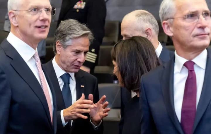 west-discusses-possibility-of-using-frozen-assets-of-russian-central-bank-the-financial-times