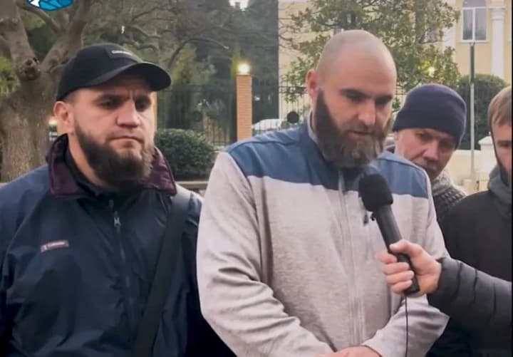 okupatsiinyi-sud-krymu-oshtrafuvav-musulmansku-hromadu-alushta-na-100-tysiach-rubliv-za-zberihannia-knyh-islamskykh-bohosloviv-krymska-solidarnist