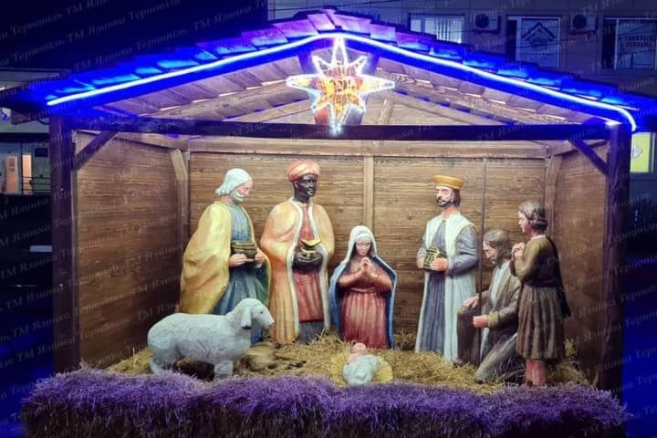 italian-authorities-want-to-punish-schools-that-cancel-christmas-performances-and-symbols